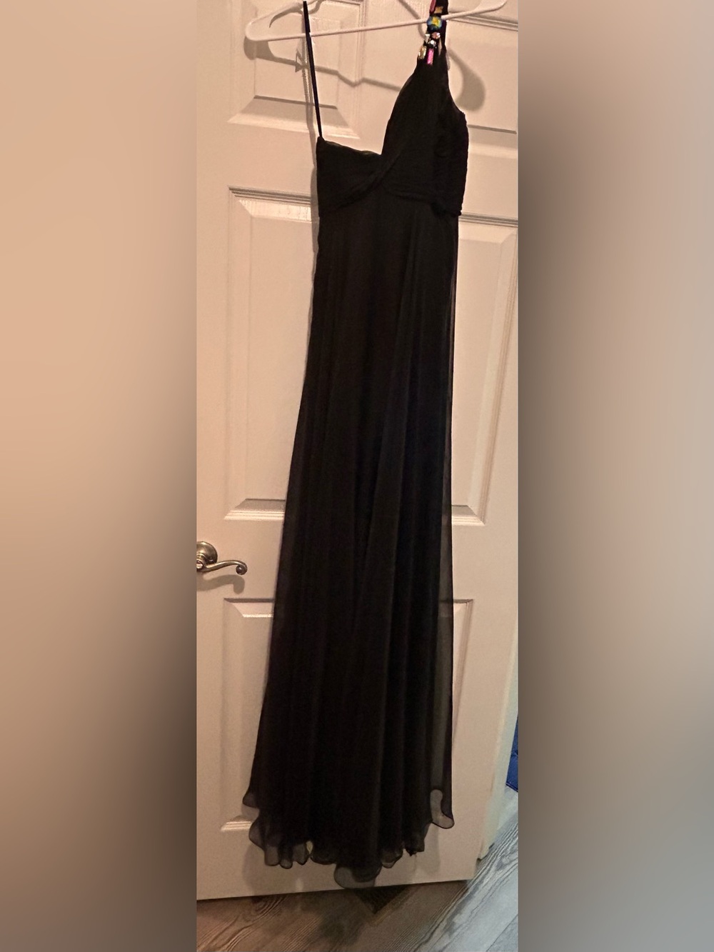 Chic Black One-Shoulder Prom Gown